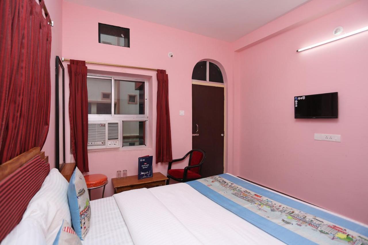 Oyo Hotel Balaram Palace Puri Exteriör bild