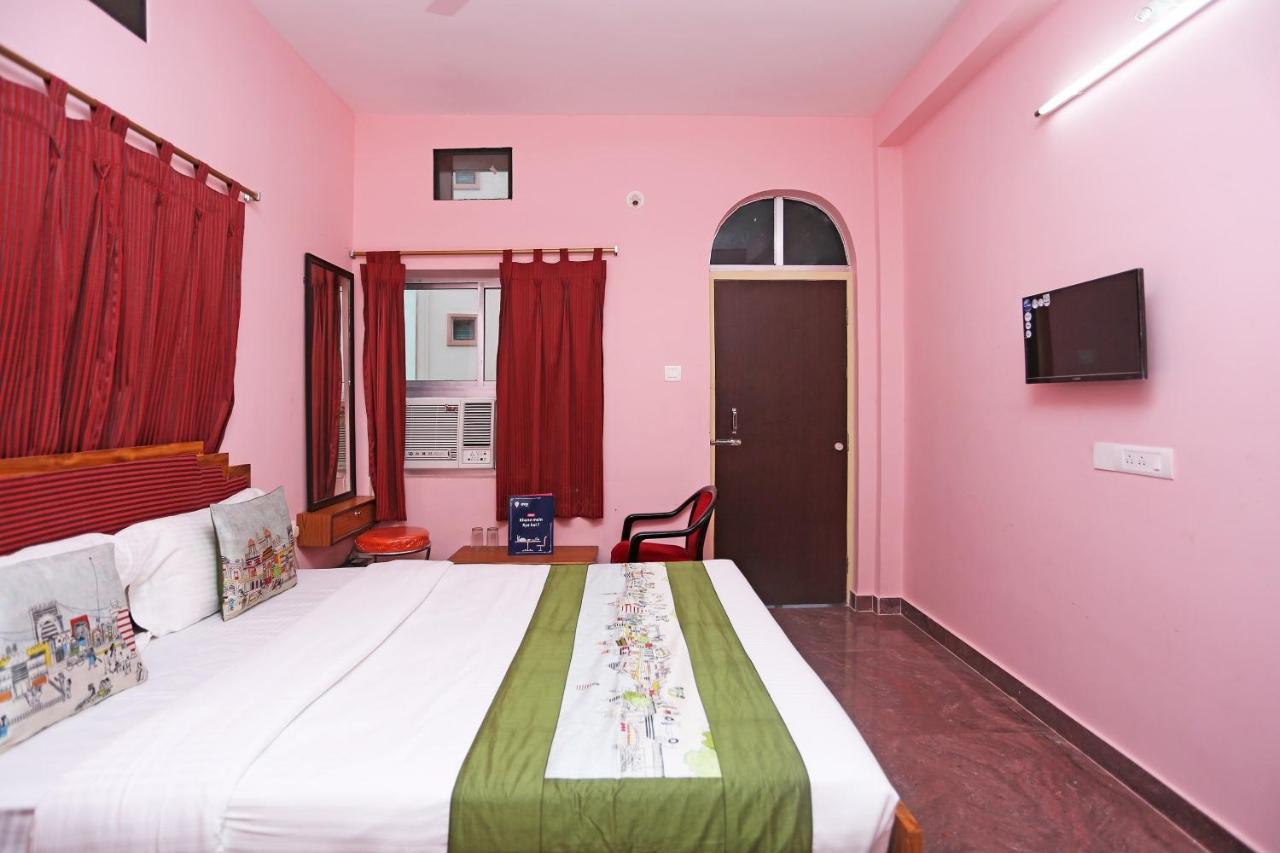 Oyo Hotel Balaram Palace Puri Exteriör bild