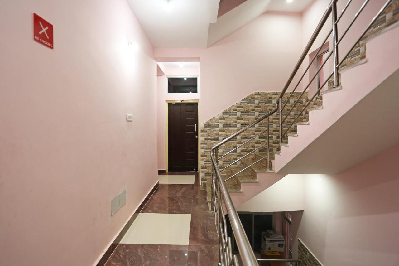 Oyo Hotel Balaram Palace Puri Exteriör bild