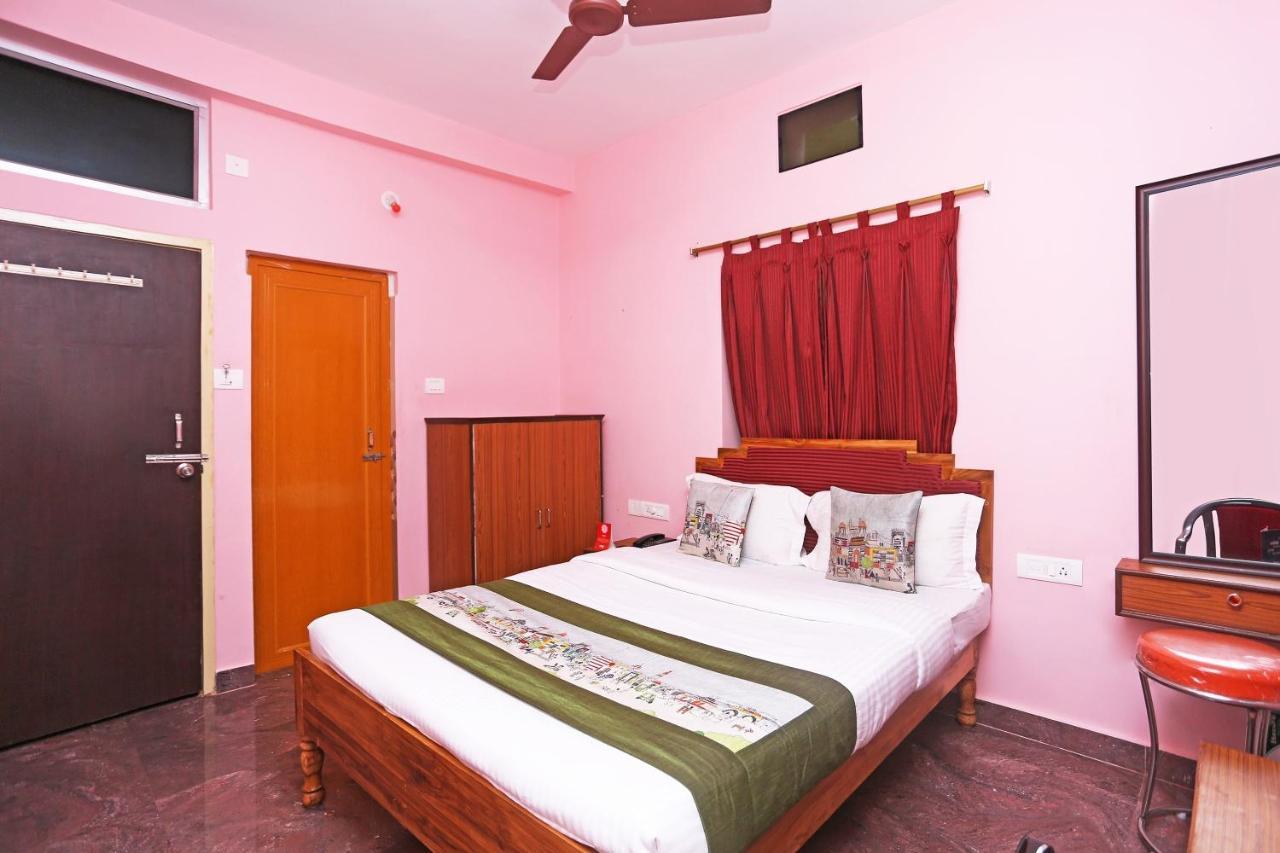 Oyo Hotel Balaram Palace Puri Exteriör bild